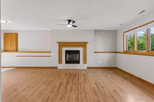 6111 45th St N, Oakdale, MN 55128 - Photo 22