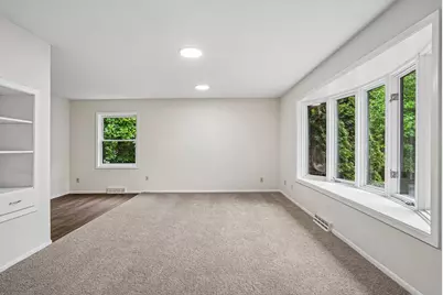 7483 Hydram Avenue S, Cottage Grove, MN 55016 - Photo 6
