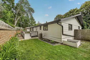 1019 11th St SW, Rochester, MN 55902 - Photo 4