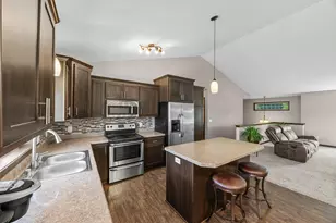 10 8th Ave SE, Isanti, MN 55040 - Photo 16