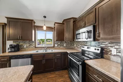 10 8th Avenue SE, Isanti, MN 55040 - Photo 18