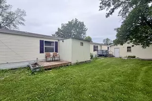 305 Mozart Ave E, Mankato, MN 56001 - Photo 4