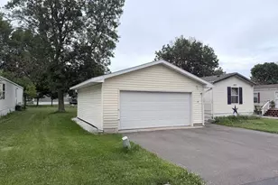 305 Mozart Ave E, Mankato, MN 56001 - Photo 2