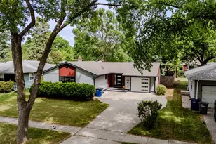1328 18th Ave S, Moorhead, MN 56560 - Photo 2