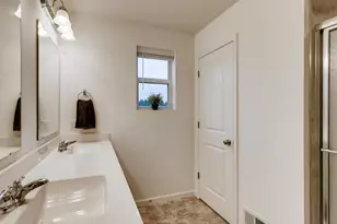 718 Maggie Way, Chanhassen, MN 55317 - Photo 14