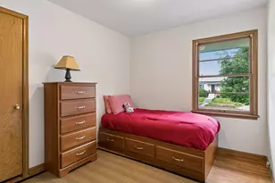 2002 Worcester Ave, Saint Paul, MN 55116 - Photo 16