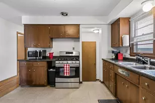 2002 Worcester Ave, Saint Paul, MN 55116 - Photo 10