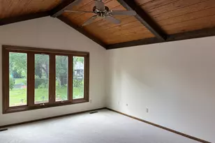 13789 Holyoke Ln, Apple Valley, MN 55124 - Photo 2