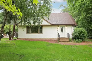 2911 Troseth Rd, Roseville, MN 55113 - Photo 2