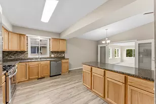 8009 Vincent Cir N, Brooklyn Park, MN 55444 - Photo 6