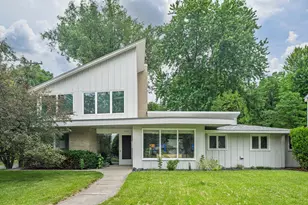 2191 Edgcumbe Rd, Saint Paul, MN 55116 - Photo 1