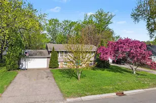 4922 Washington St NE, Columbia Heights, MN 55421 - Photo 6