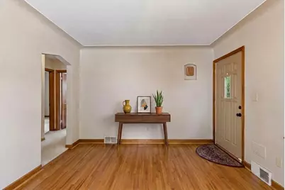1806 Montana Avenue E, Saint Paul, MN 55119 - Photo 8