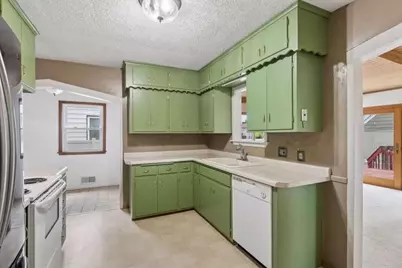 1806 Montana Avenue E, Saint Paul, MN 55119 - Photo 10