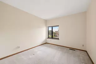 336 W 5th St, Waconia, MN 55387 - Photo 12