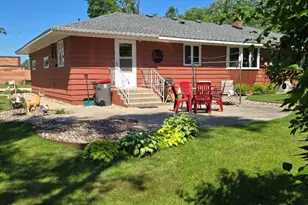 511 S Mccornell Ave, Parkers Prairie, MN 56361 - Photo 4