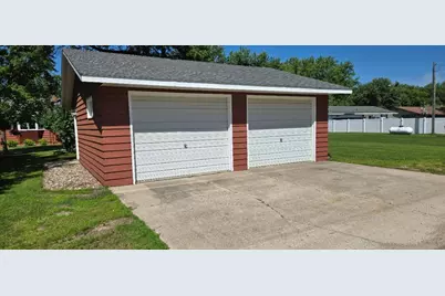 511 S McCornell Avenue, Parkers Prairie, MN 56361 - Photo 8