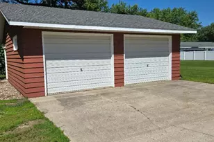 511 S Mccornell Ave, Parkers Prairie, MN 56361 - Photo 8