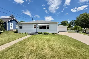 1212 N Marien St, Fergus Falls, MN 56537 - Photo 2