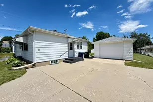 1212 N Marien St, Fergus Falls, MN 56537 - Photo 20