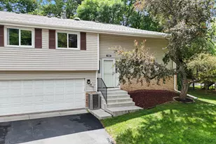 1262 Timbershore Ln, Eagan, MN 55123 - Photo 2