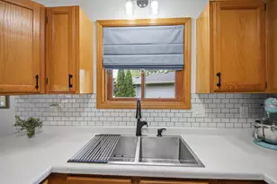 1950 Greenwood Dr, Owatonna, MN 55060 - Photo 12