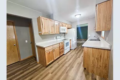 252 E Nelson Avenue, Newfolden, MN 56738 - Photo 4