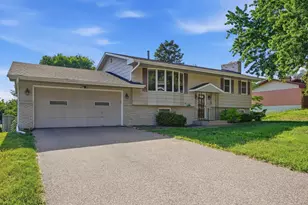 5216 Taylor St NE, Fridley, MN 55421 - Photo 2