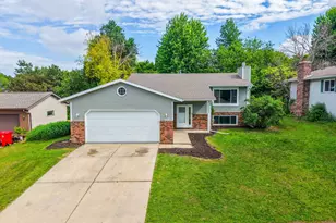 2423 59th St NW, Rochester, MN 55901 - Photo 2