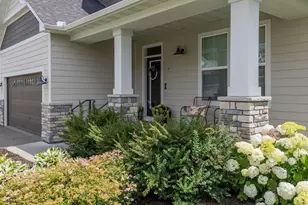 490 Elizabeth Way, Hudson, WI 54016 - Photo 6