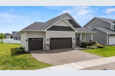 490 Elizabeth Way, Hudson, WI 54016 - Photo 4