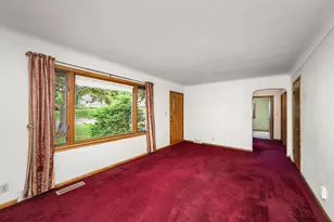 1789 Kennard St, Maplewood, MN 55109 - Photo 2