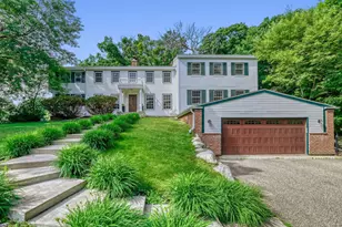 211 Paisley Ln, Golden Valley, MN 55422 - Photo 2
