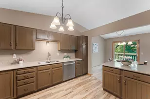 6121 Creek View Trail, Minnetonka, MN 55345 - Photo 8