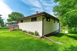 218 5th Ave SE, Elbow Lake, MN 56531 - Photo 4