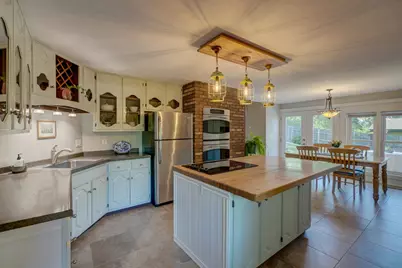 322 N Cudd Avenue, River Falls, WI 54022 - Photo 8