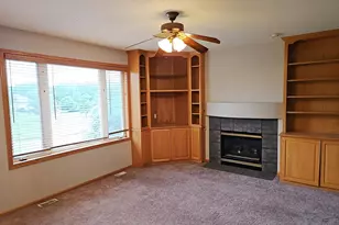 10455 Glen Eagle Cir, Woodbury, MN 55129 - Photo 16