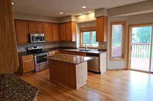 10455 Glen Eagle Cir, Woodbury, MN 55129 - Photo 12