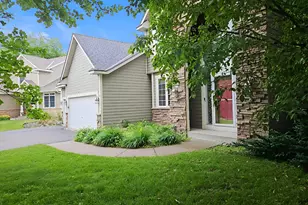 10455 Glen Eagle Cir, Woodbury, MN 55129 - Photo 2