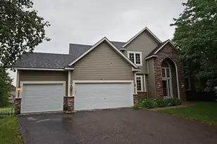10455 Glen Eagle Cir, Woodbury, MN 55129 - Photo 2