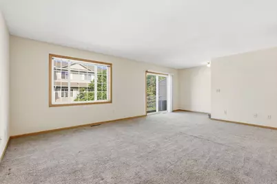 1587 County Road D E, Maplewood, MN 55109 - Photo 8