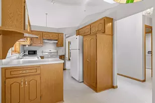 710 Emerald Ridge, Roseville, MN 55113 - Photo 20