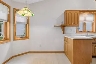710 Emerald Ridge, Roseville, MN 55113 - Photo 14