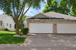 710 Emerald Ridge, Roseville, MN 55113 - Photo 8