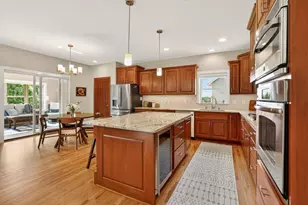 1872 Shannon Oaks Blvd NE, Rochester, MN 55906 - Photo 10