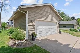 5560 W 131st St, Savage, MN 55378 - Photo 4