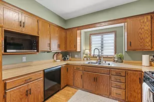 5560 W 131st St, Savage, MN 55378 - Photo 14