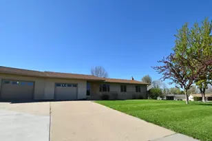 109 Brenda Ln, Goodhue, MN 55027 - Photo 2
