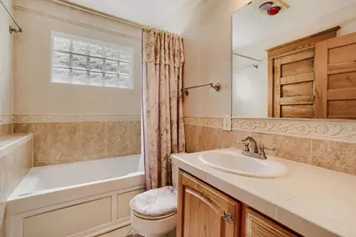 1010 Burns Avenue, Saint Paul, MN 55106 - Photo 24