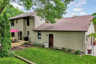 7038 46th St N, Oakdale, MN 55128 - Photo 4